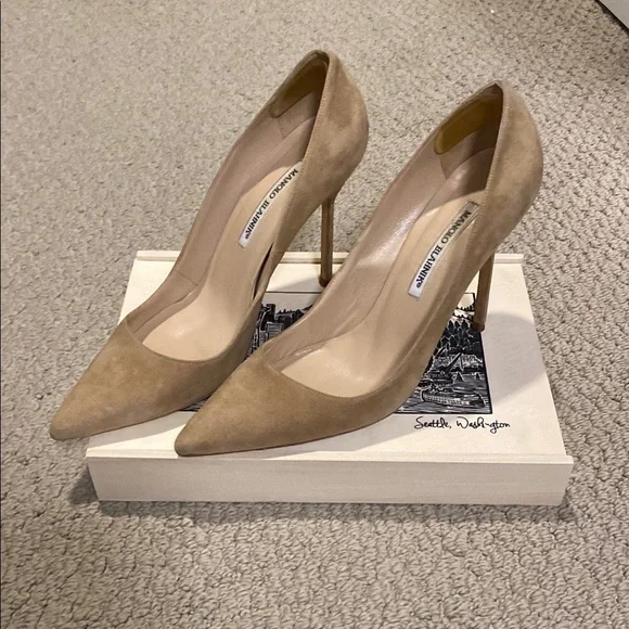 Manolo Blahnik Tan Suede Pumps - Picture 6 of 11